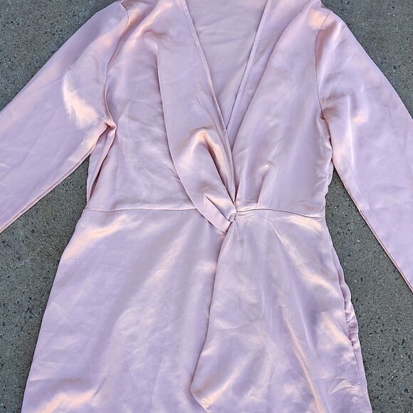 PrettyLittleThing Satin Knot Front Blouse Women’s Size 10 Pink Long Sleeve V Nec - Picture 5 of 8